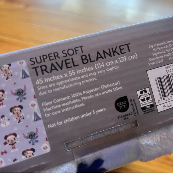 Disney 100 travel size fleece blanket - Picture 5 of 5